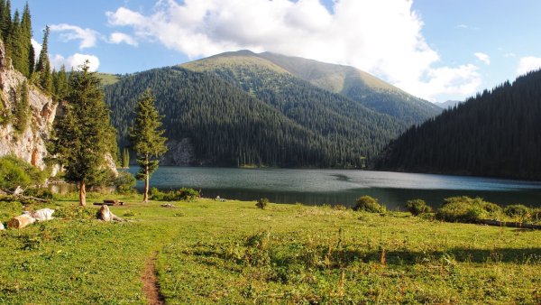 Кольсайские озёра национальный