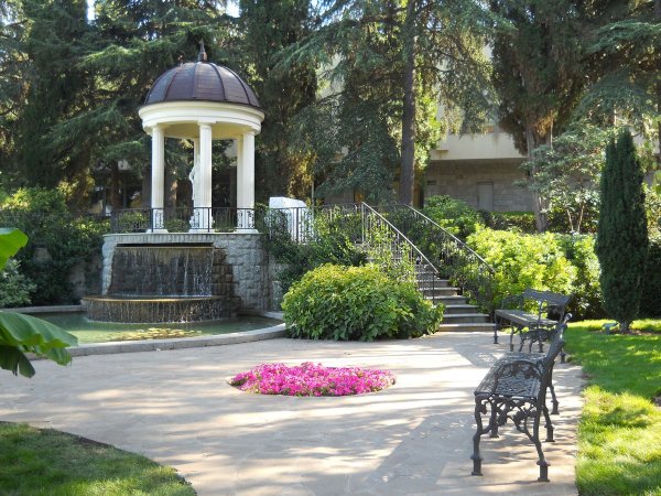 Ялта парк Айвазовского «Парадиз