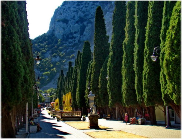 Судак Крым Кипарисовая аллея