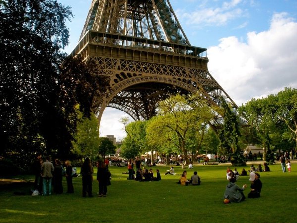 Парк Париж Эйфелева башня