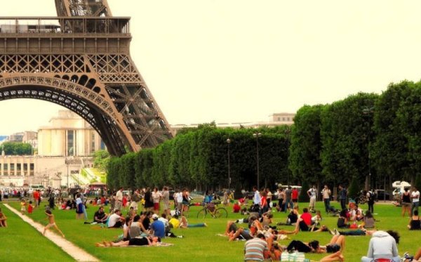 Эйфелева башня Марсово поле