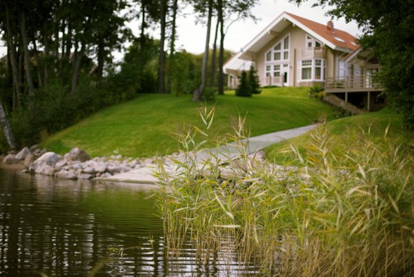 Дом у реки Дмитрия Позаренко