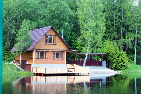 Домик у озера Московская область