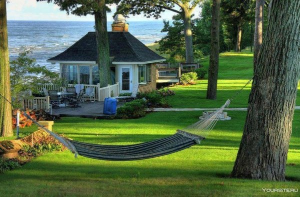 Домик у моря