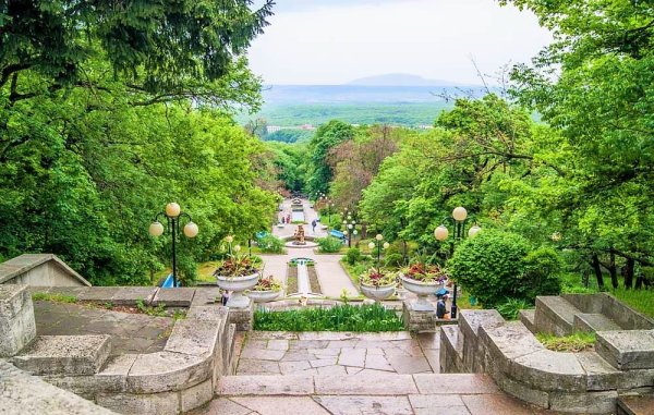 Курортный парк Железноводск каскадная лестница