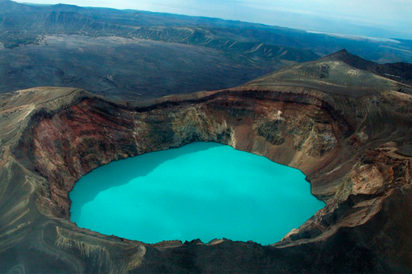 Кратерное озеро на Камчатке