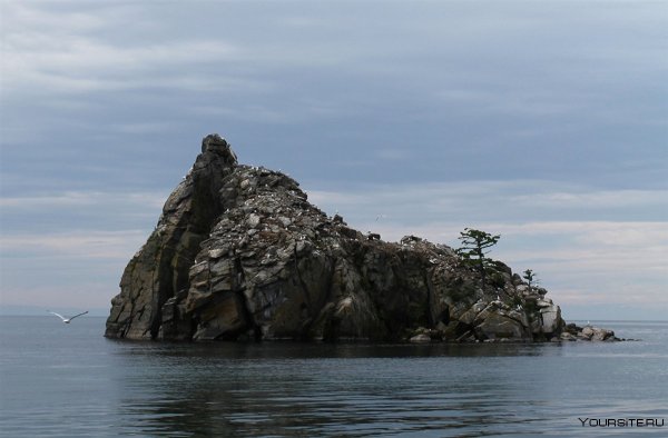 Бакланий камень на Байкале