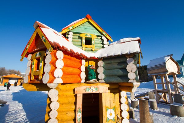 Пос. Арамиль, ул. парк сказов, 1