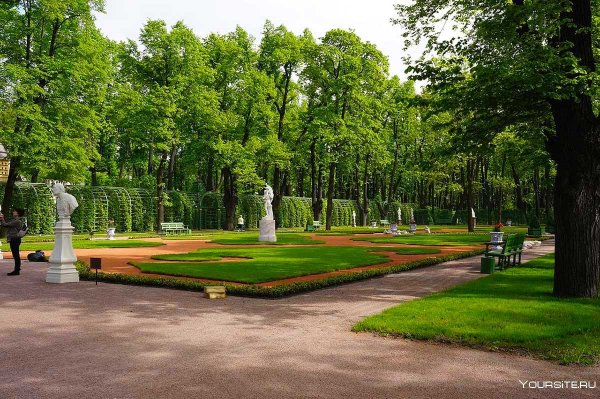 Парк летний сад в Санкт-Петербурге