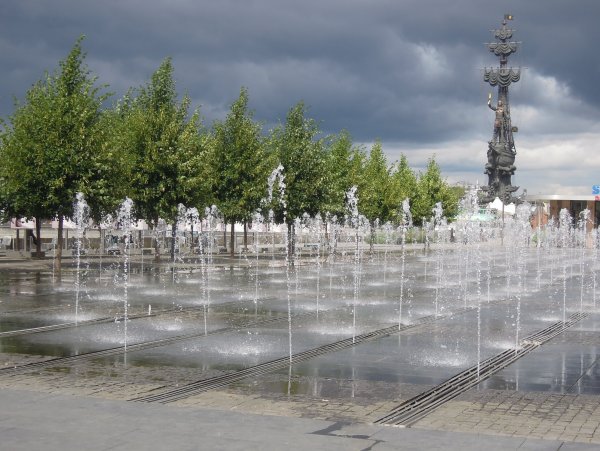 Крымская набережная (парк искусств Музеон)