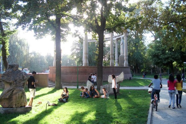 Дубовый парк Бишкек