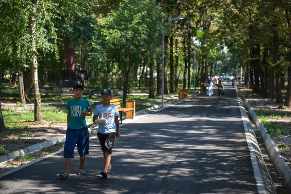 Парк имени Юлиуса Фучика.  Бишкек