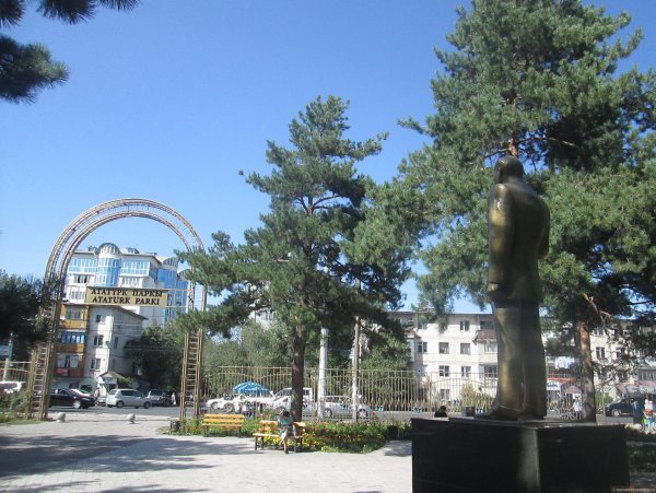 Парк имени Кемаля Ататюрка, Киргизия, Бишкек