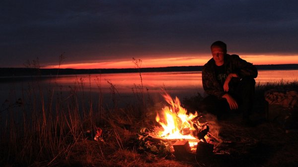 Вечер у костра