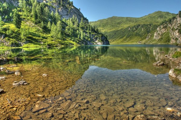Горное озеро в Башкирии