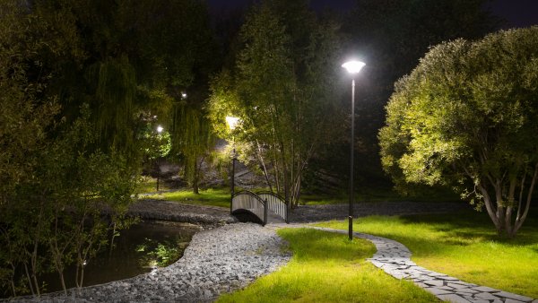 Ландшафтное освещение парка