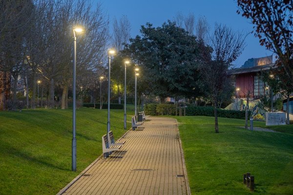Освещение в парке
