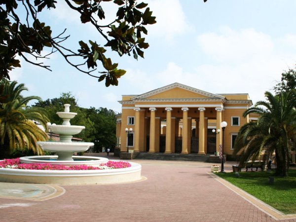 Летний парк Фрунзе Сочи