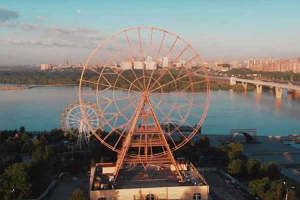 Колесо обозрения в Новосибирске на набережной высота