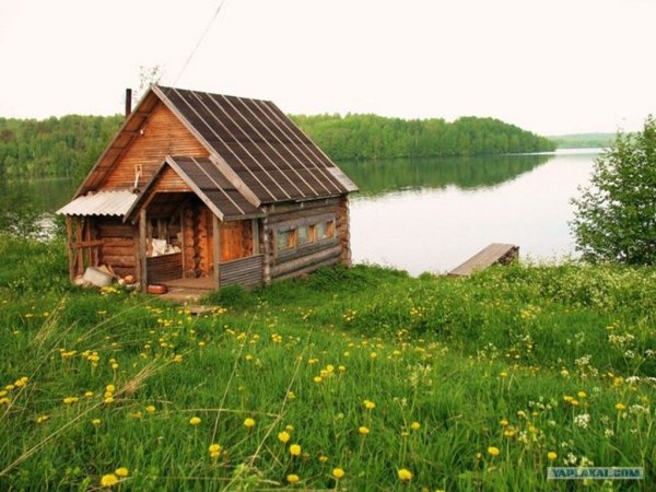 Изба у реки