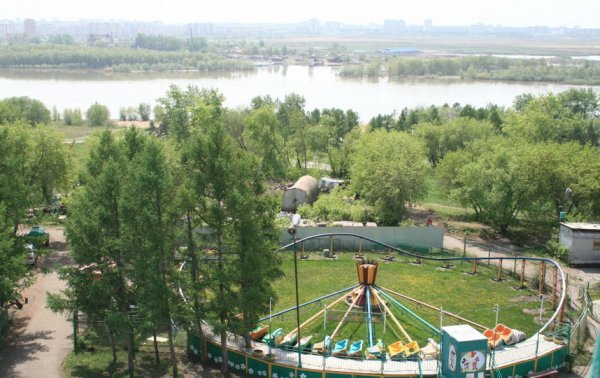 Парк зеленый остров Омск