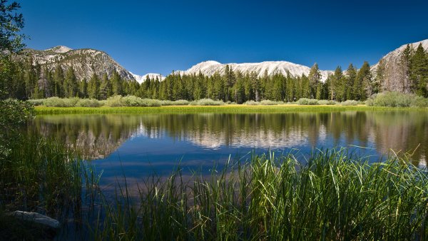 Красивое озеро