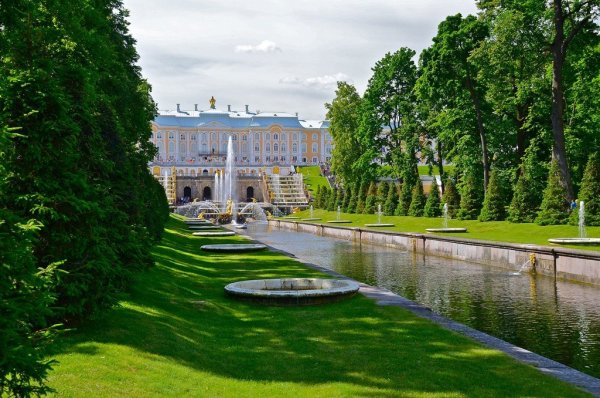 Петергоф дворцово-парковый