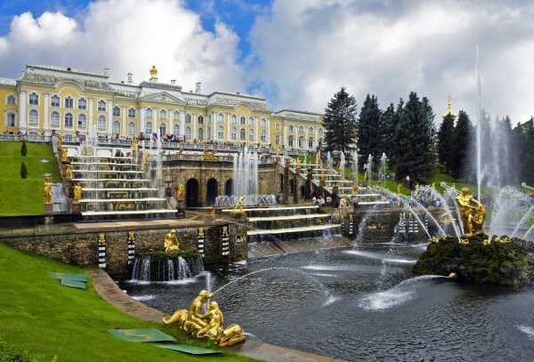 Петергоф дворцово-парковый