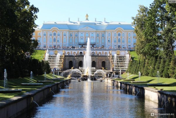 Петергоф (дворцово-парковый ансамбль)
