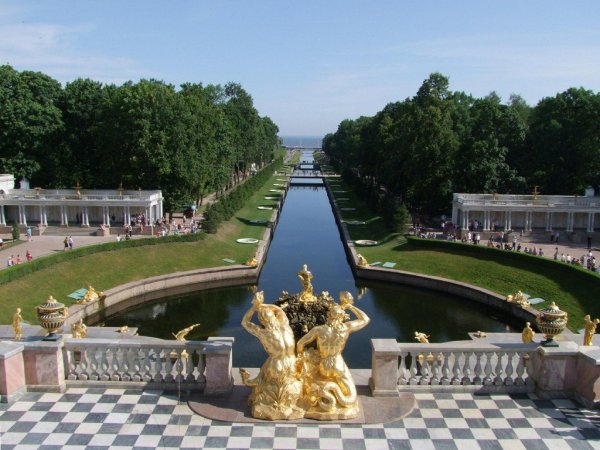 Парковый ансамбль Петергоф