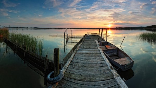 Пристань на озере