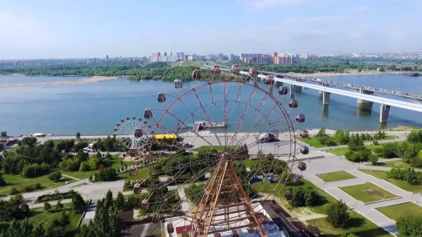 Речной вокзал Новосибирск колесо обозрения