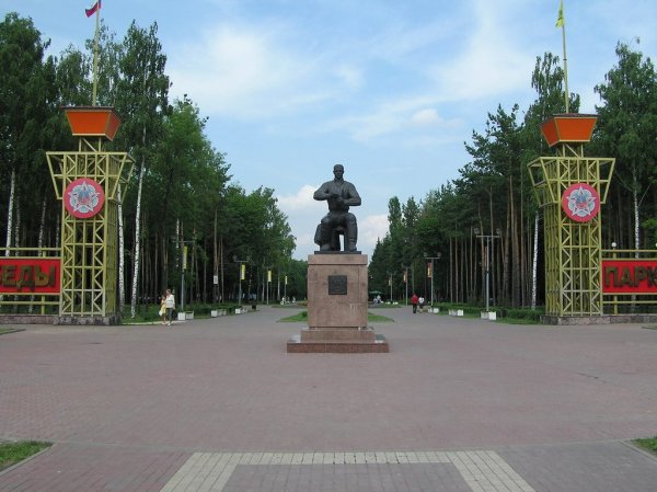 Парк Победы Липецк статуя