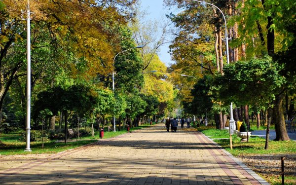 Центральный парк Нальчика Атажукинский сад