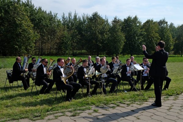 Симфонический оркестр в парке