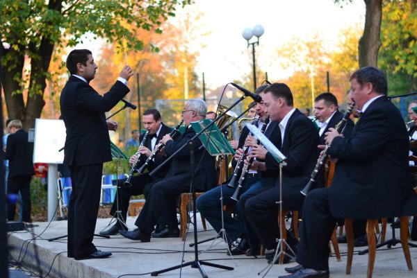 Оркестр на улице