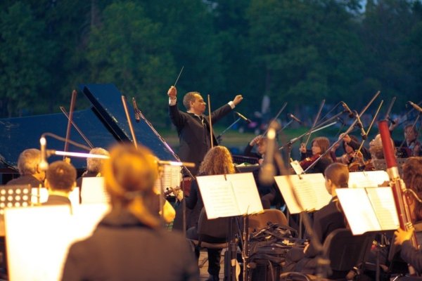 Симфонический оркестр под открытым небом