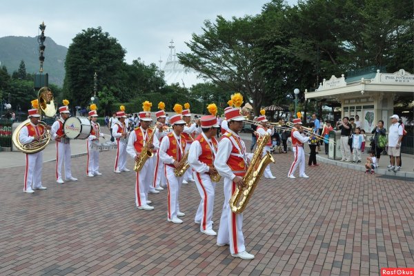 Уличный оркестр