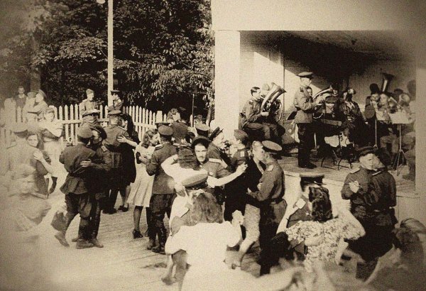 Духовой оркестр в городском саду