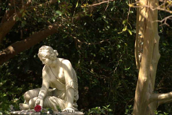 Античные скульптуры для сада