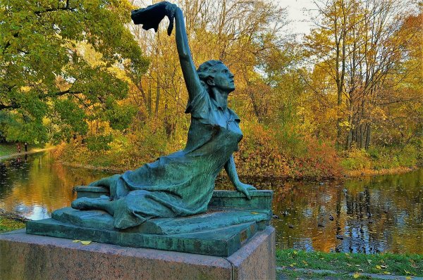 Памятник Раймонде Дьен в Зеленогорске