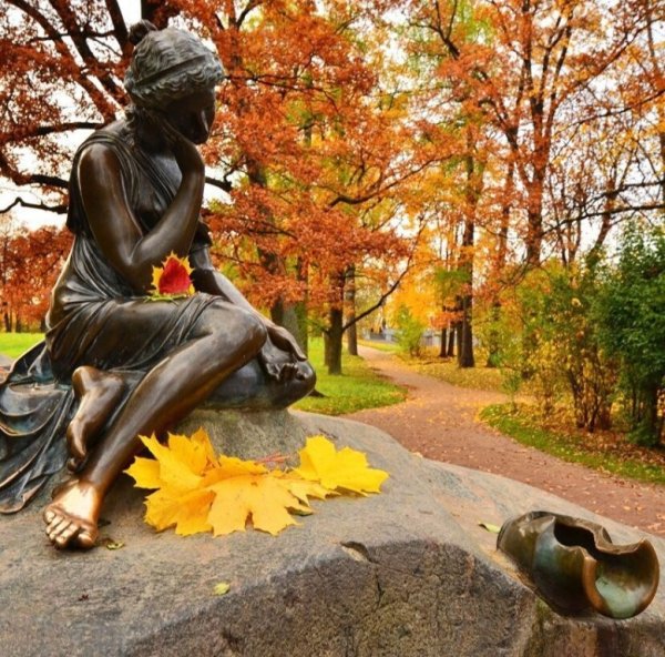 Царскосельская статуя Ахматова