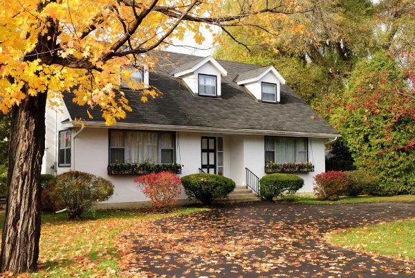 Коттедж осень