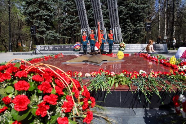 Мемориальный комплекс «площадь Мужества»