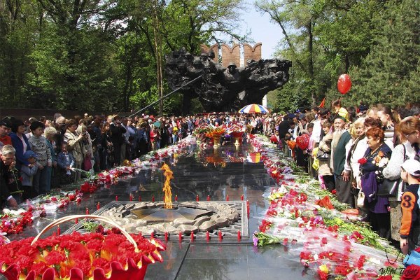 Парк 28 Панфиловцев Алматы 9 мая