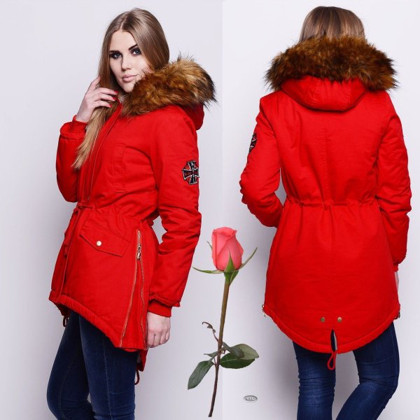 Красивая женская парка
