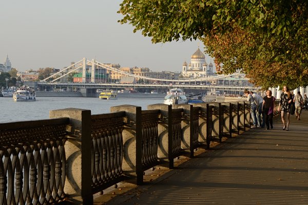 Пушкинская набережная в парке Горького