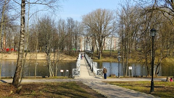 Парк апрель