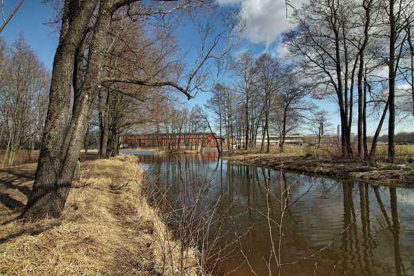 Парки в апреле