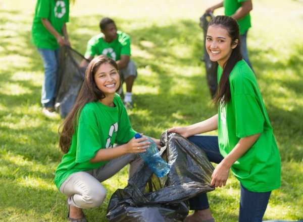 Волонтеры идут